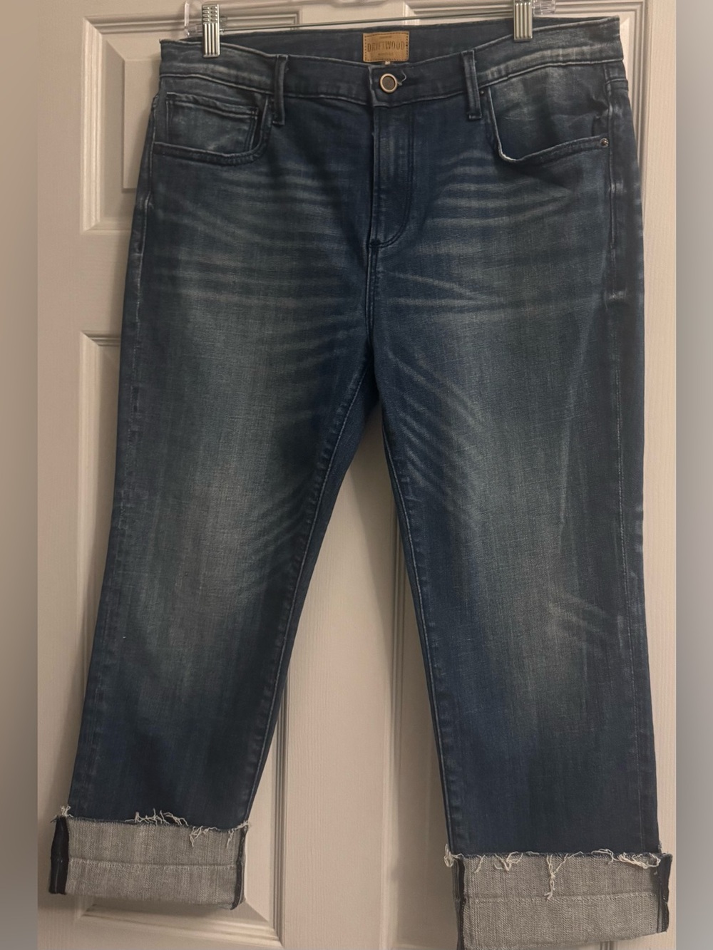 DRIFTWOOD Women’s Slim Straight Crop Jeans in Dark Blue Wash